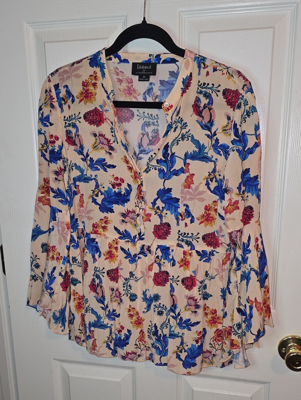 Light Pink‎ Floral Ruffle Hem Blouse with Blue & Red Print
